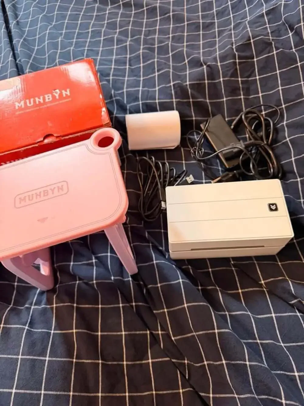 Bluetooth Thermal Label Printer + Pink Stand Holder & Labels Bundle MUNBYN